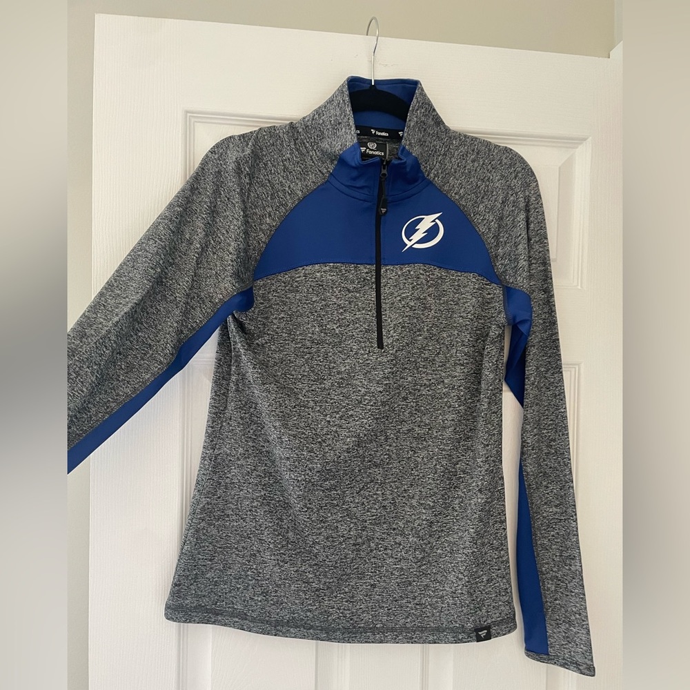 NHL Lightning Zip Up. NWT. Womens SZ M.